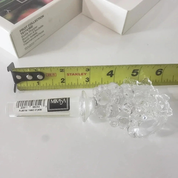 Mikasa Fruit Collection Wine Bottle  Stopper Lead Crystal - Picture 2 of 5